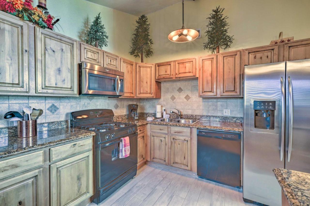 Flagstaff Townhome - Walk To Country Club And Pools! Экстерьер фото